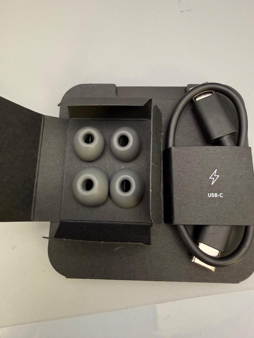 Genuine Beats Fit Pro Ear Tips S/L USB-C Cable Sage Grey & Box