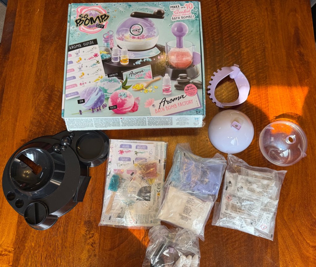 So Bomb DIY Aurora Spa Bath Bomb Maker Set *Incomplete* Unused